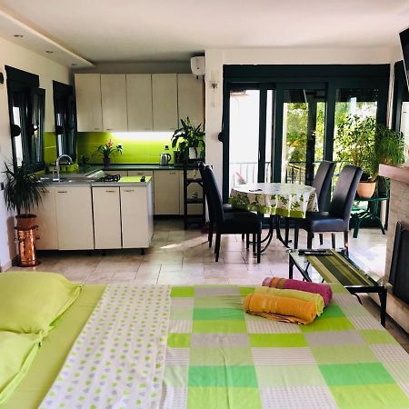 Apartments Afrodita Bar Bagian luar foto